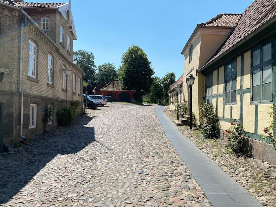 Idyllisk, Historisk Byhus Ved Fjorden I Mariager Bagian luar foto